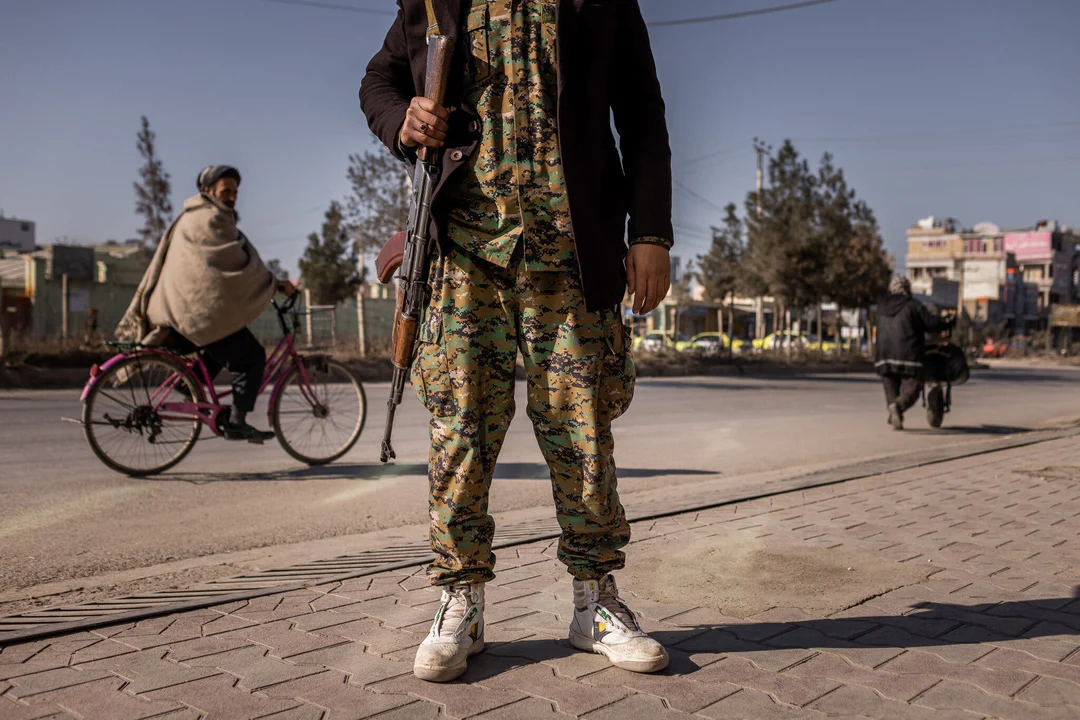 Servis Cheetah Taliban Shoes